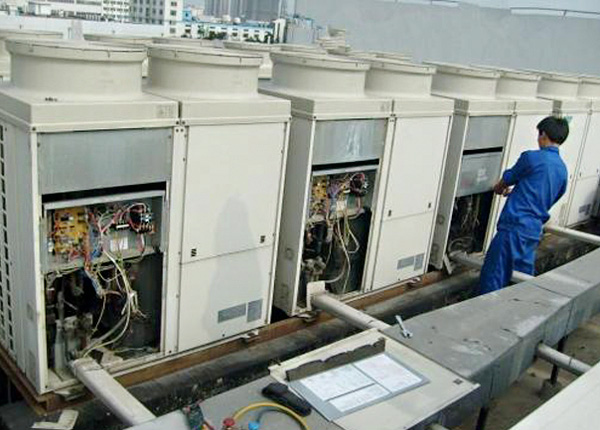 經(jīng)驗(yàn)豐富專(zhuān)業(yè)的維修團(tuán)隊(duì)